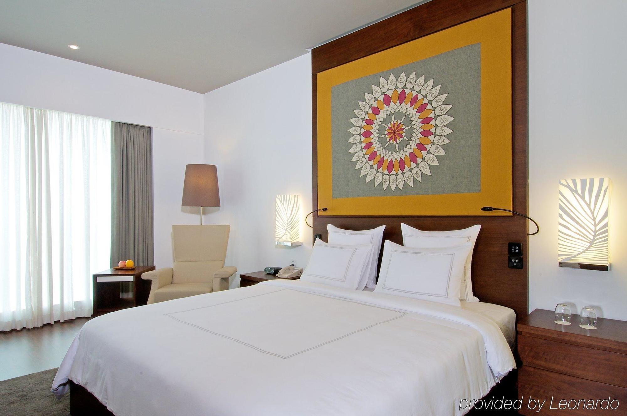 Taj Centre New Town, Hotel 5*